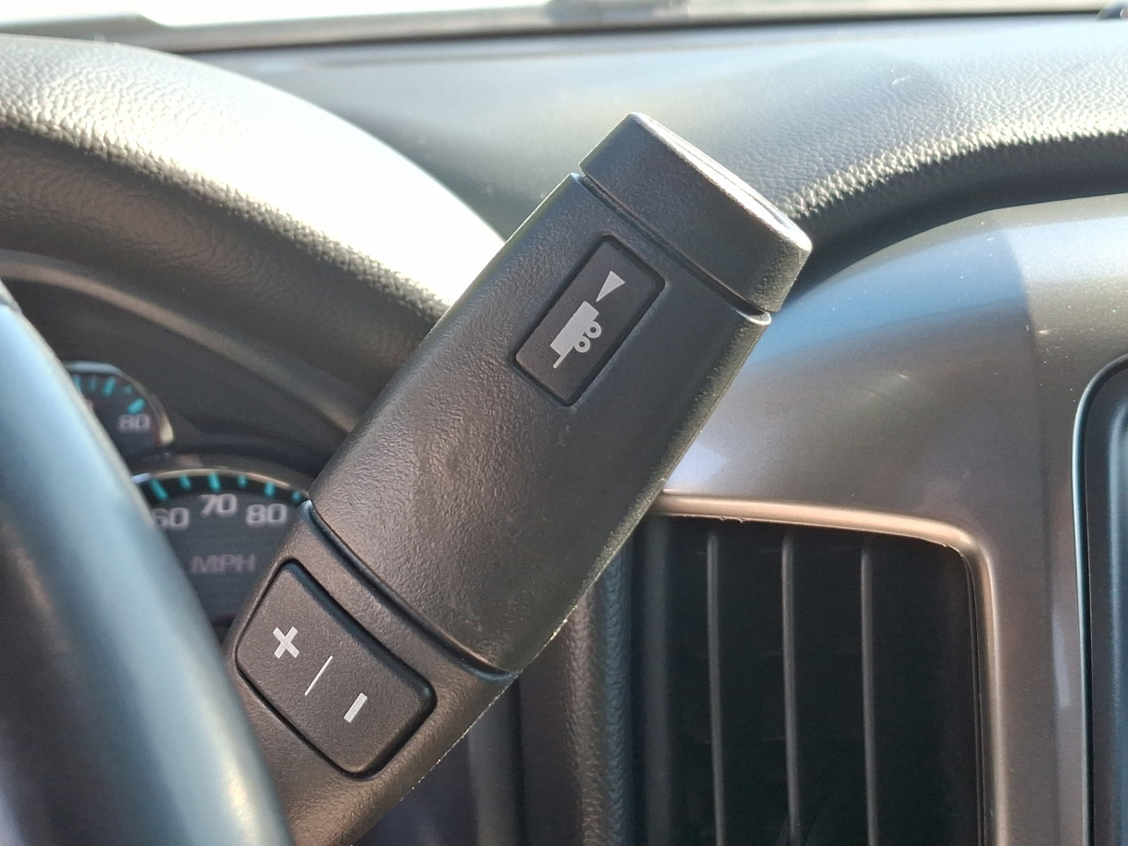 Used 2018 Chevrolet Silverado 1500 LT w/ All Star Edition image 14