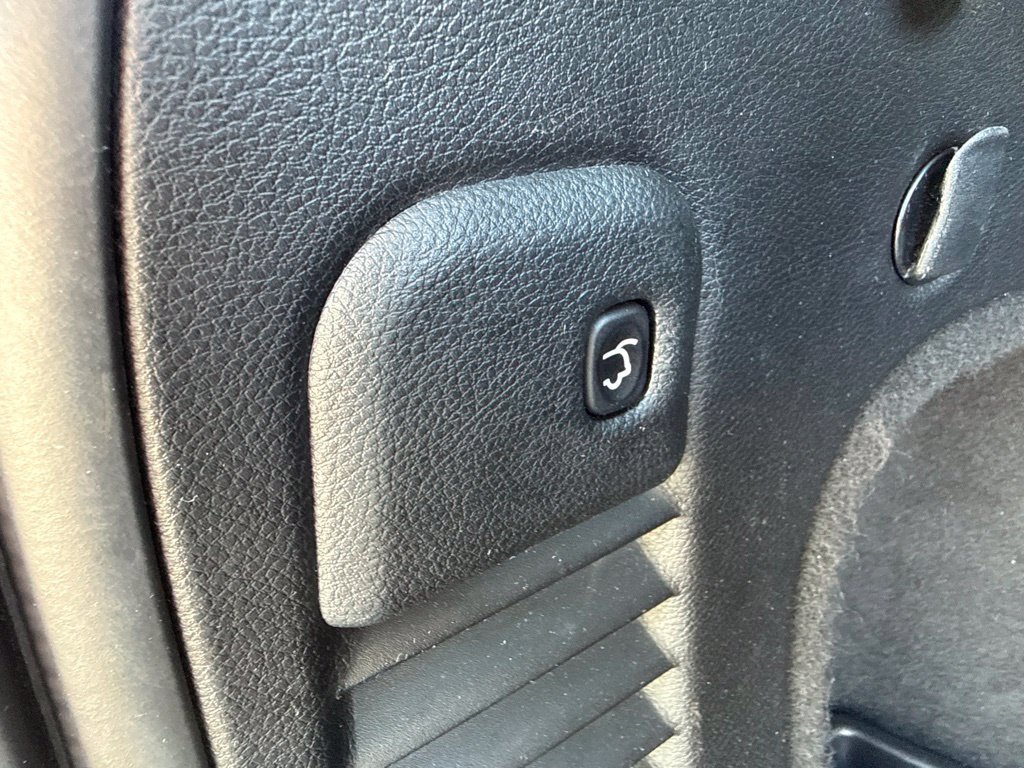 Used 2019 Jeep Grand Cherokee Limited AWD/4WD image 14