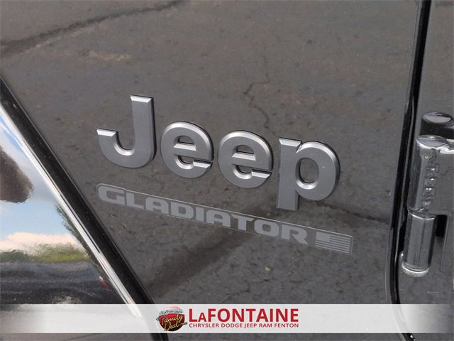 New 2025 Jeep Gladiator Sport image 9