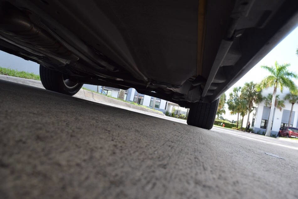 Used 2011 Volvo XC70 3.2 w/ Premium Pkg image 98