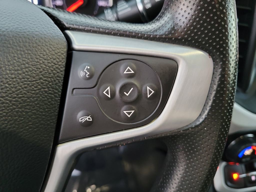 Used 2023 GMC Acadia SLE image 6