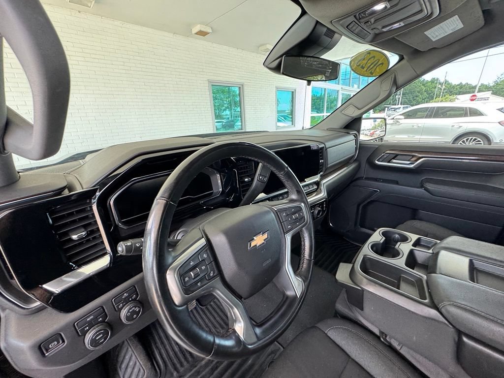Used 2023 Chevrolet Silverado 1500 LT AWD/4WD image 14