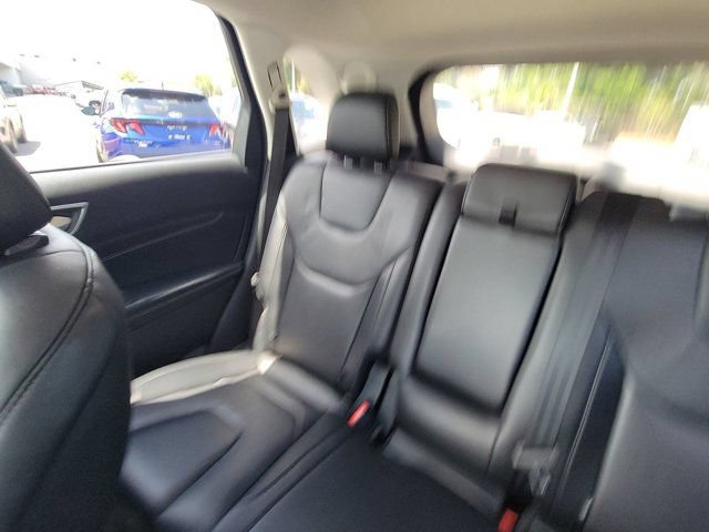 Used 2022 Ford Edge Titanium AWD/4WD image 4