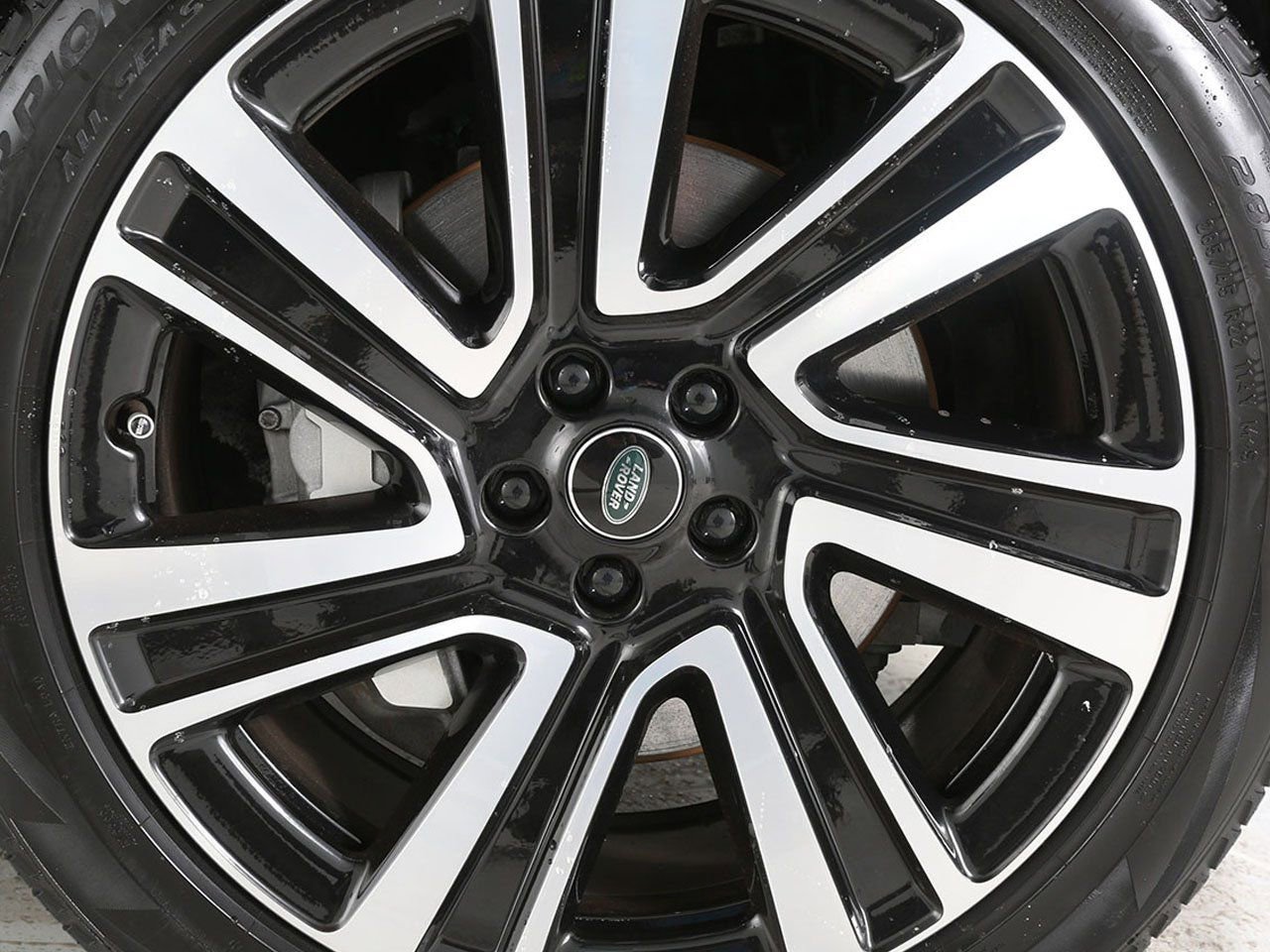 Used 2023 Land Rover Range Rover SE image 5