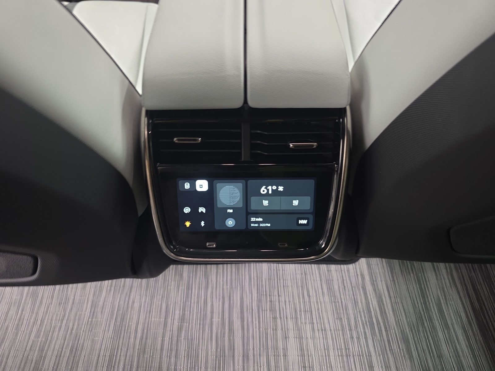 Used 2023 Rivian R1S Launch Edition Quad AWD/4WD image 30