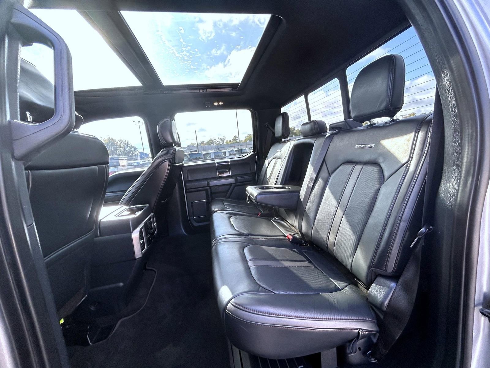 Used 2022 Ford F250 Platinum w/ FX4 Off-Road Package image 19