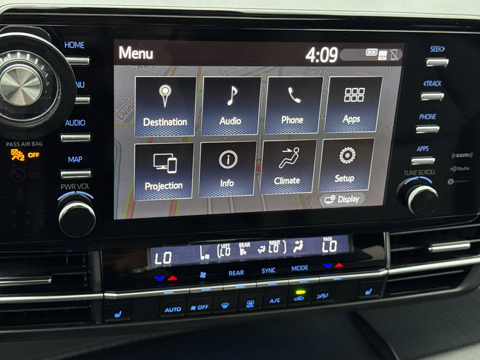 Used 2023 Toyota Sienna XSE image 18