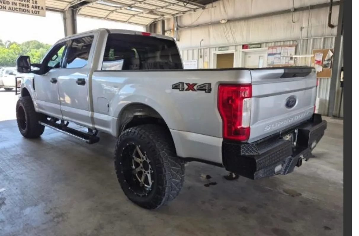 Used 2019 Ford F250 XLT AWD/4WD image 3
