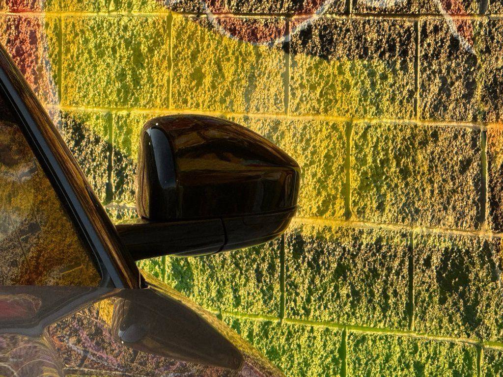 Used 2020 Land Rover Range Rover Velar S image 15