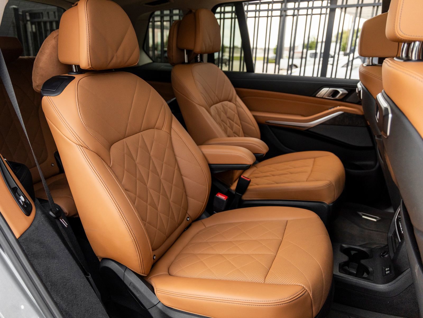 Used 2023 BMW X7 xDrive40i w/ Premium Package image 41