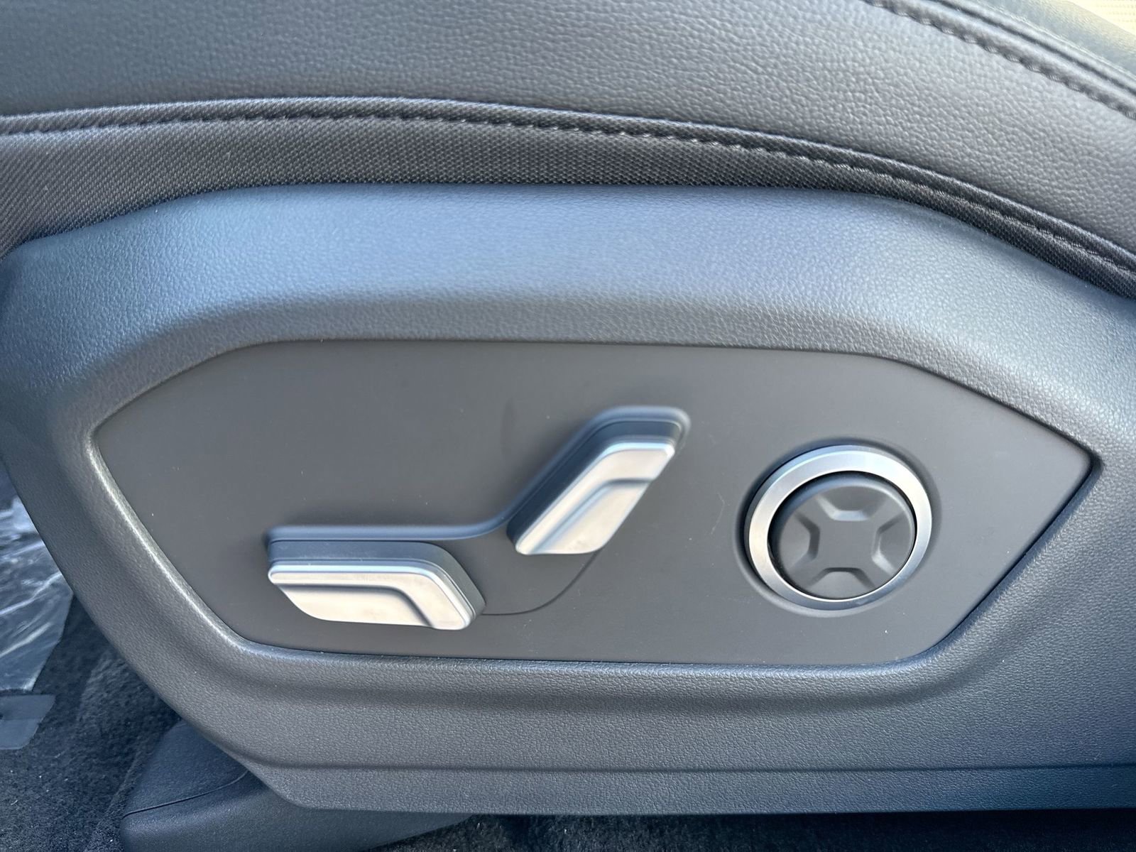 New 2026 Hyundai Santa Fe Limited image 15