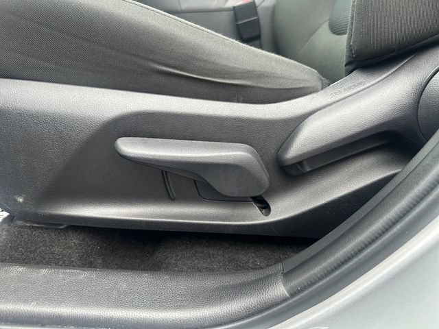 Used 2024 Toyota RAV4 LE FWD image 15