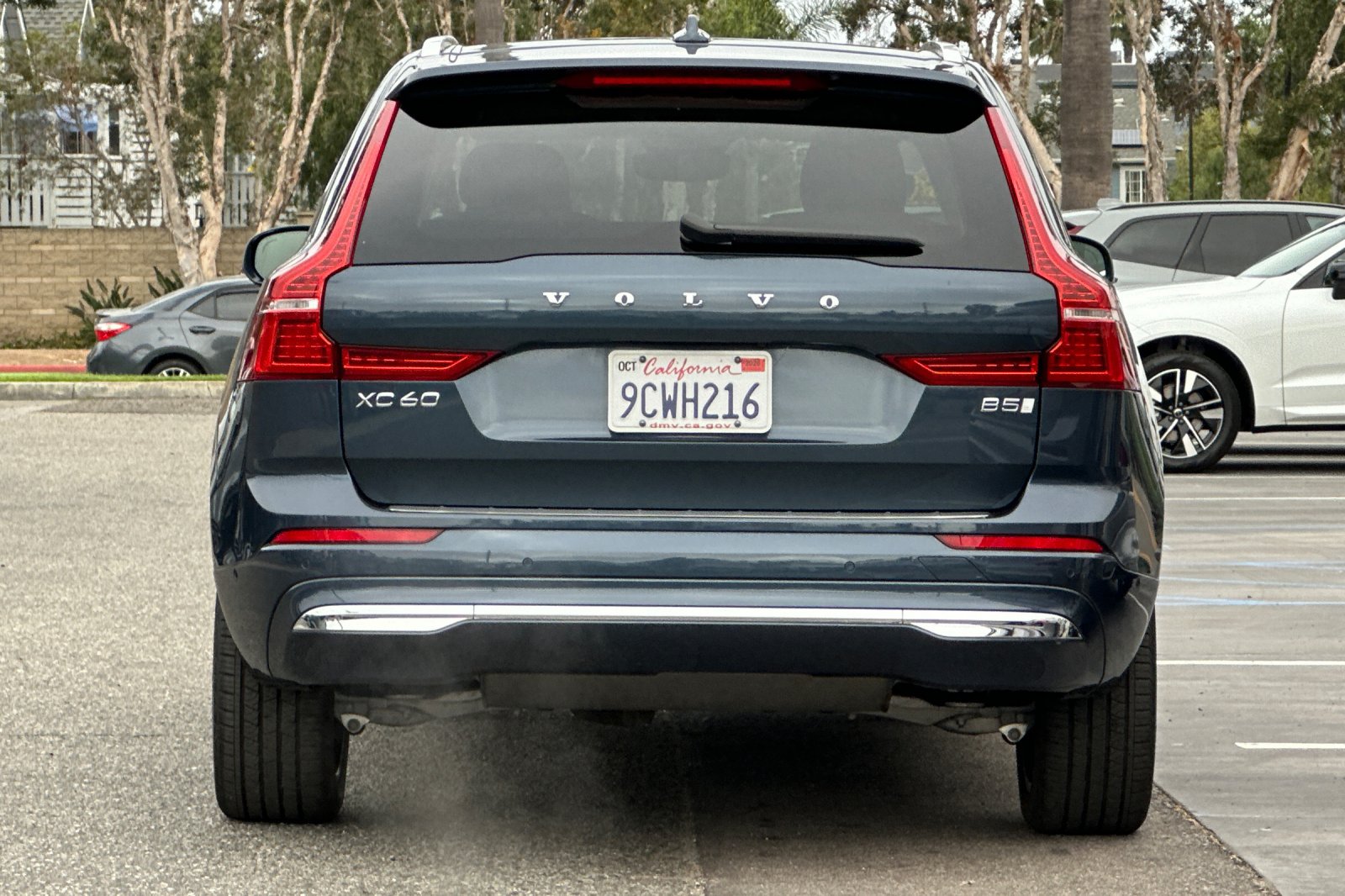 Certified 2023 Volvo XC60 B5 Plus w/ Protection Package Premier FWD image 5