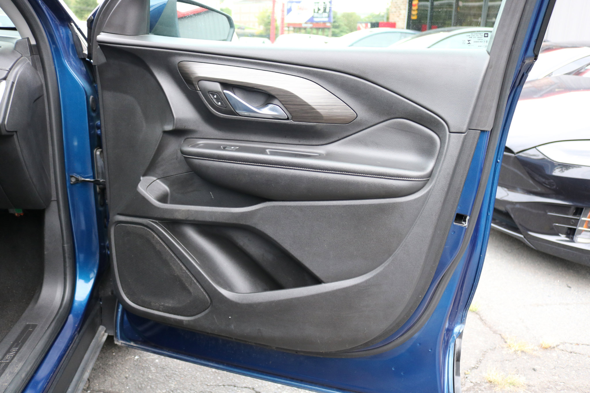 Used 2023 GMC Terrain SLT image 41