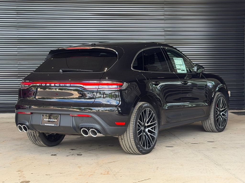 New 2026 Porsche Macan GTS AWD/4WD image 9