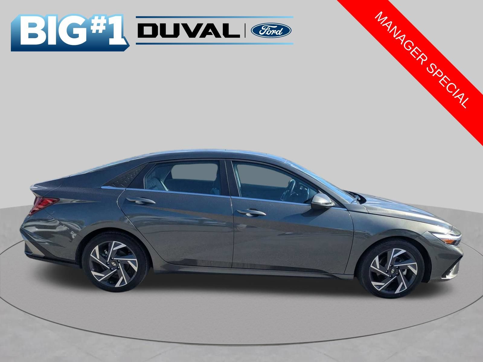 Used 2025 Hyundai Elantra Limited FWD image 3