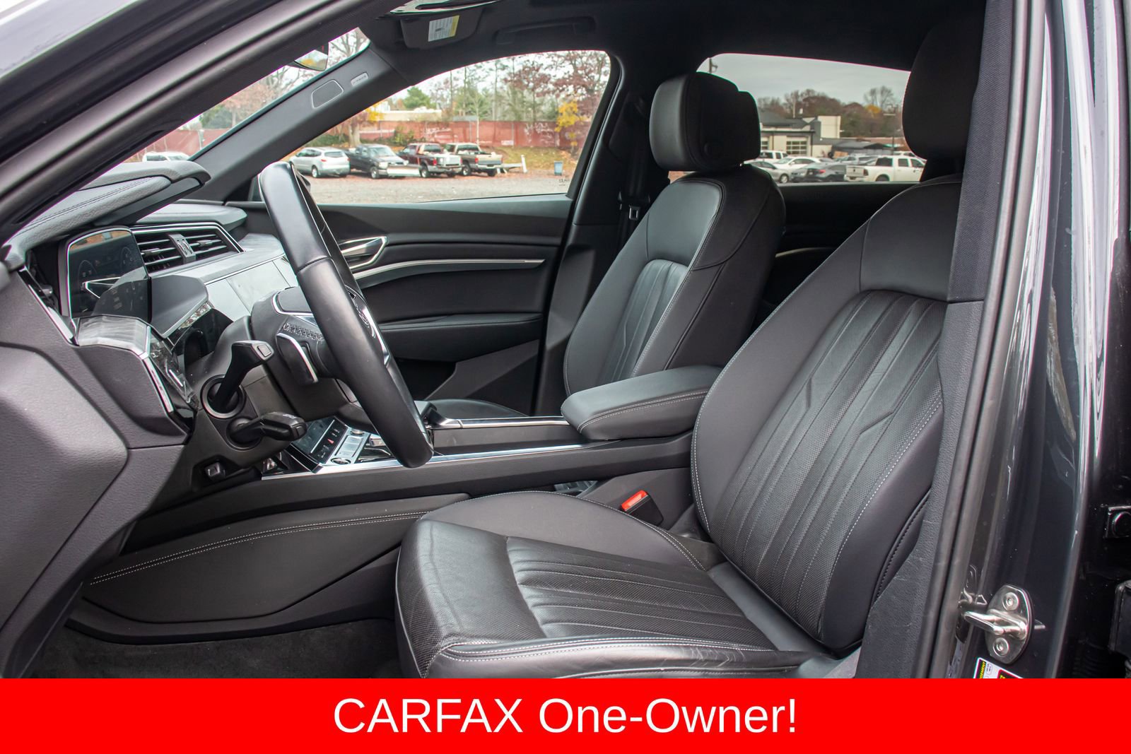 Used 2022 Audi e-tron Premium Plus w/ Premium Plus Package image 13