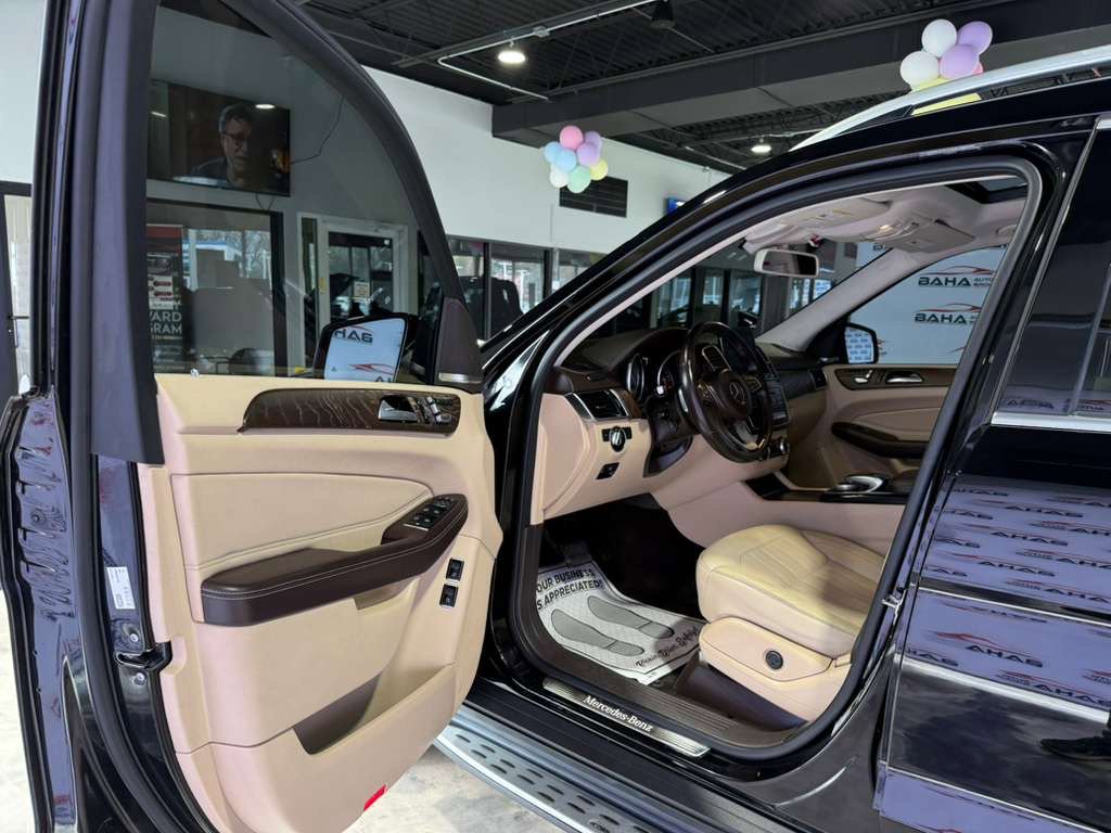 Used 2019 Mercedes-Benz GLS 450 4MATIC image 29