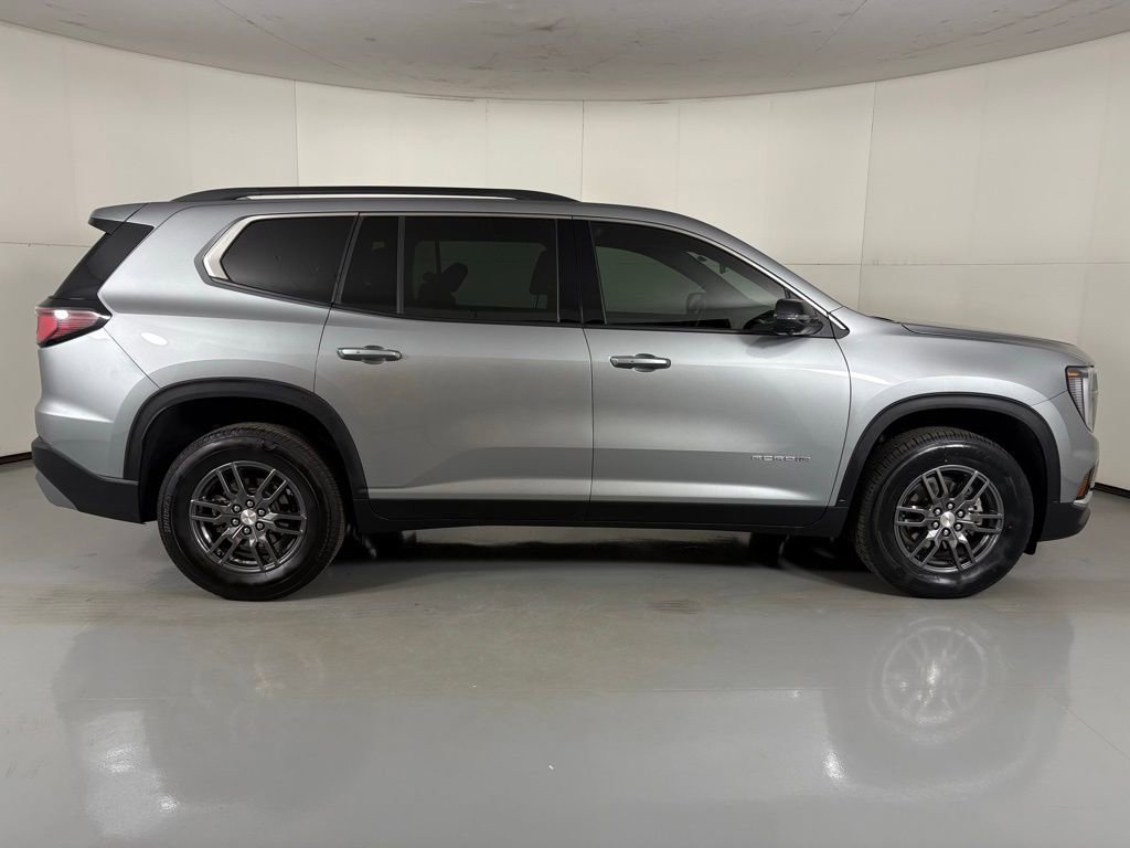 Used 2025 GMC Acadia Elevation image 9