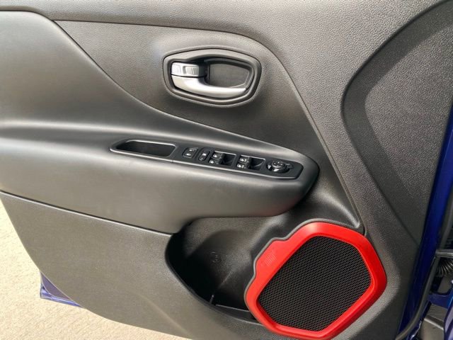 Used 2018 Jeep Renegade Trailhawk w/ UConnect 8.4 Nav Group image 13