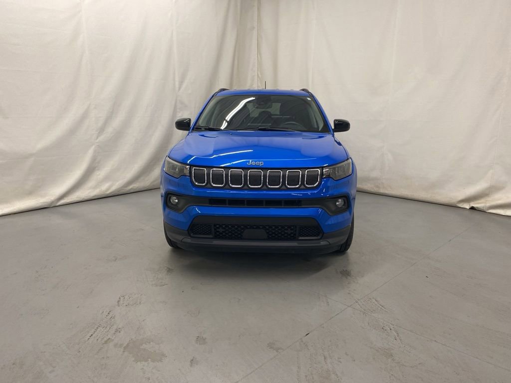 Used 2022 Jeep Compass Latitude image 3