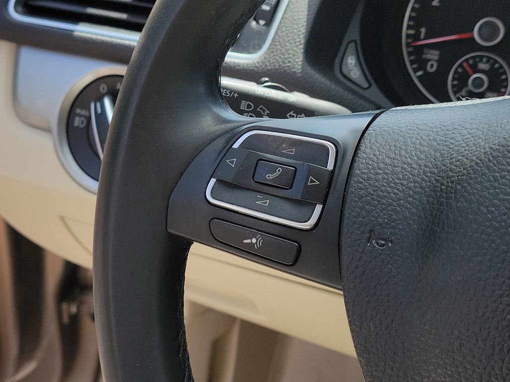 Used 2015 Volkswagen Passat 1.8T Limited Edition image 30