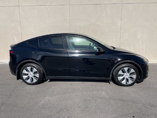 Used 2023 Tesla Model Y Long Range AWD/4WD image 5