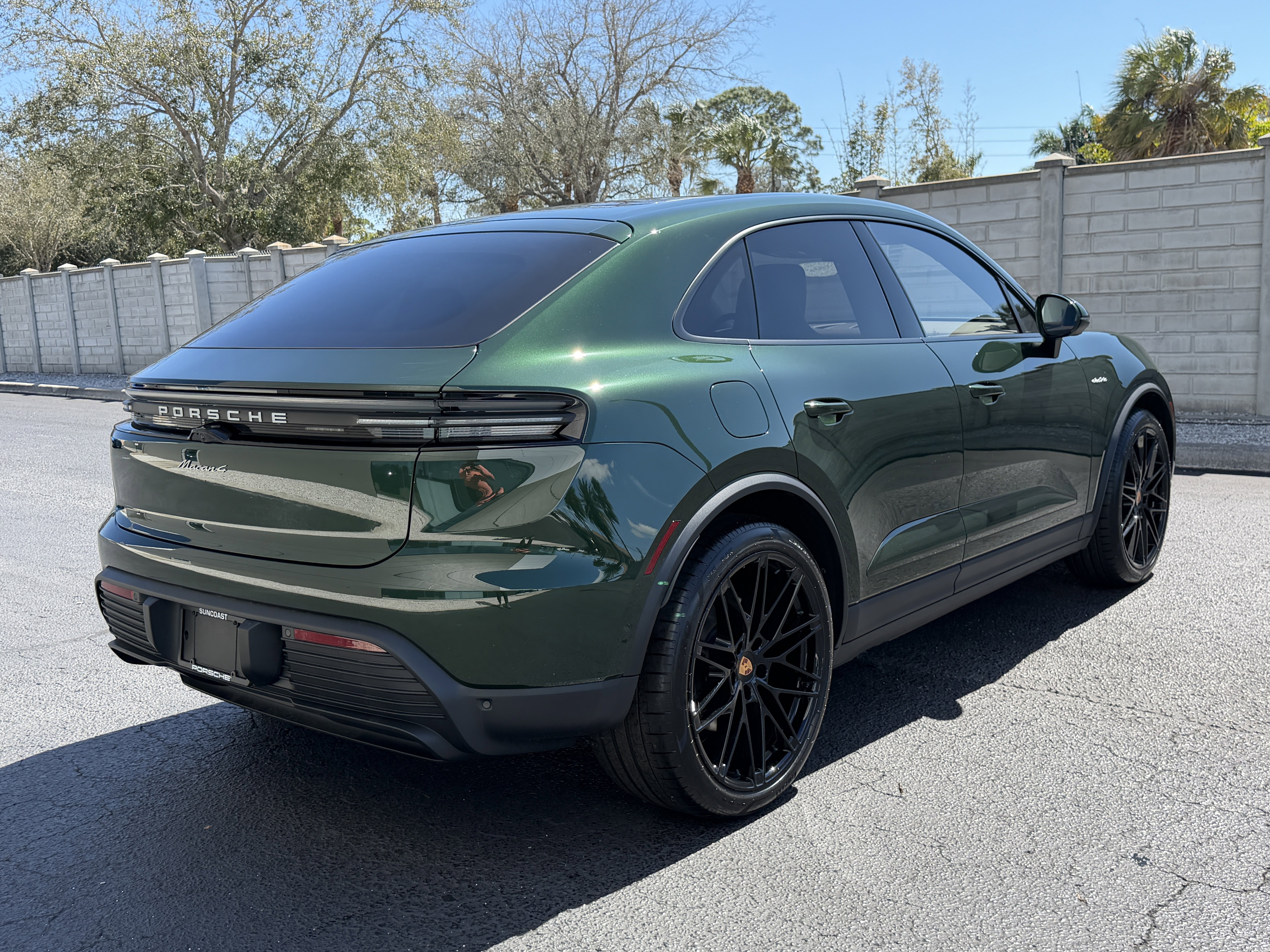 New 2026 Porsche Macan 4 Electric image 6