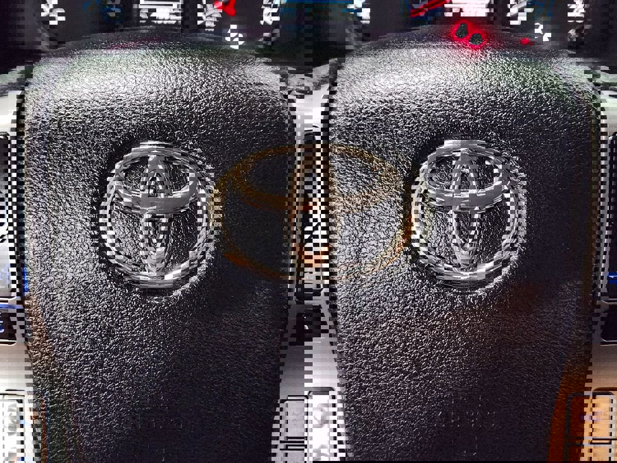 Used 2022 Toyota 4Runner SR5 Premium w/ Moonroof Package image 50