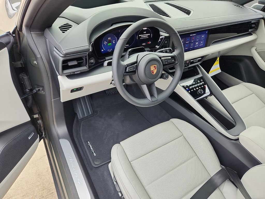 New 2026 Porsche Macan 4 Electric AWD/4WD image 4