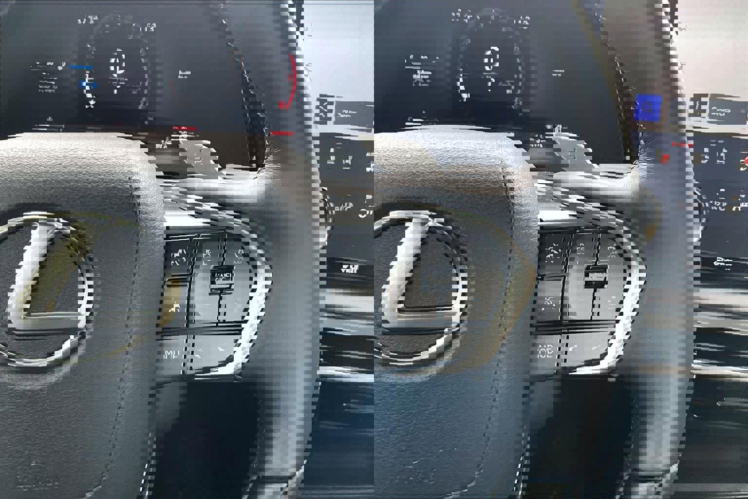 Used 2025 Lexus RX 350 Premium w/ Accessory Package (Z1) image 21