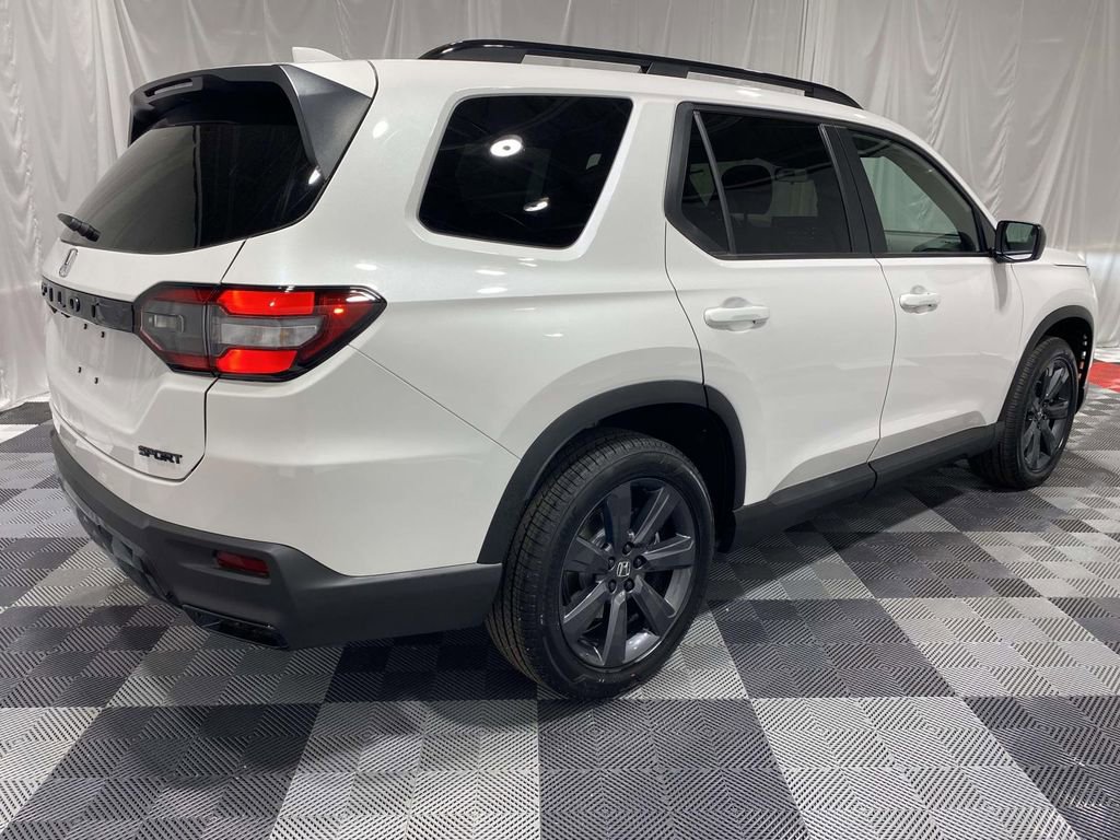 New 2026 Honda Pilot Sport image 4