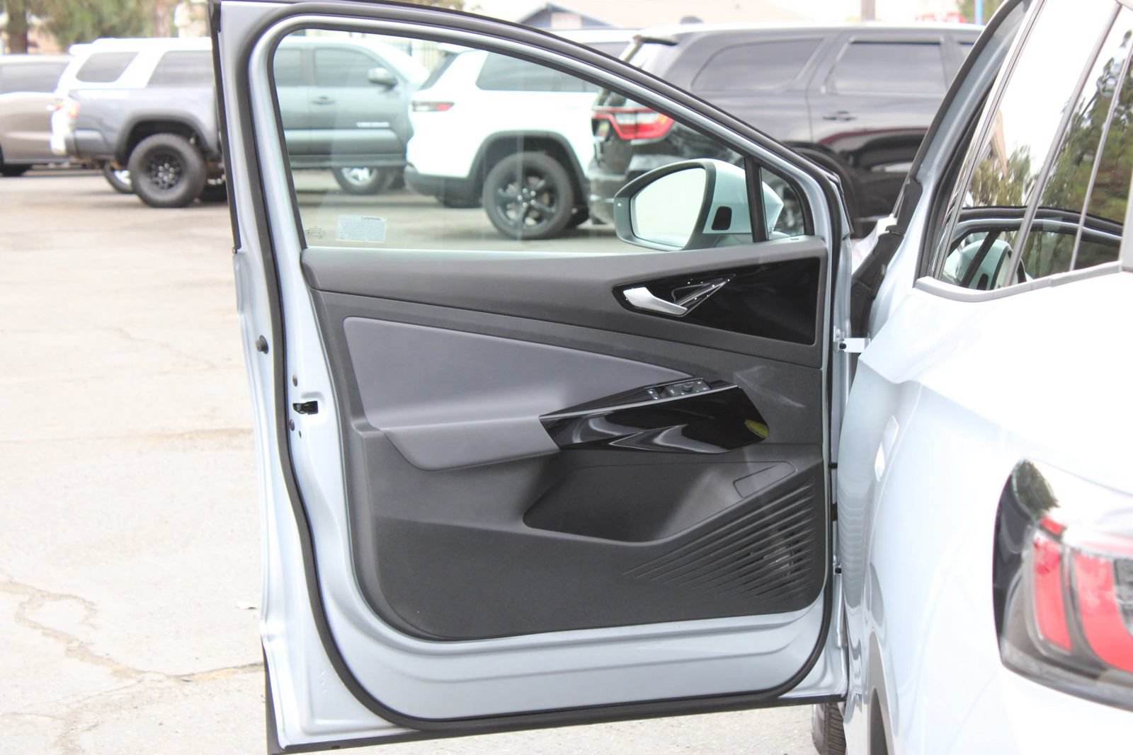 Used 2021 Volkswagen ID.4 Pro RWD image 5