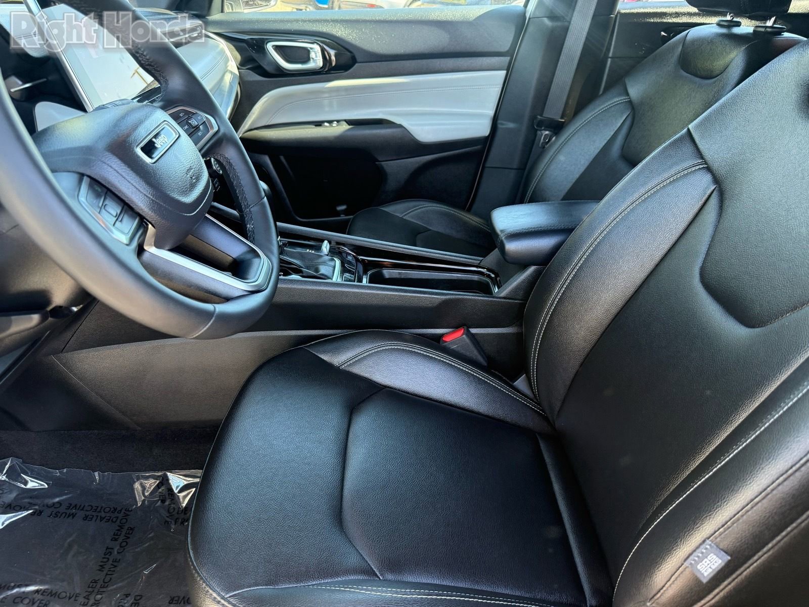 Used 2025 Jeep Compass Limited image 13