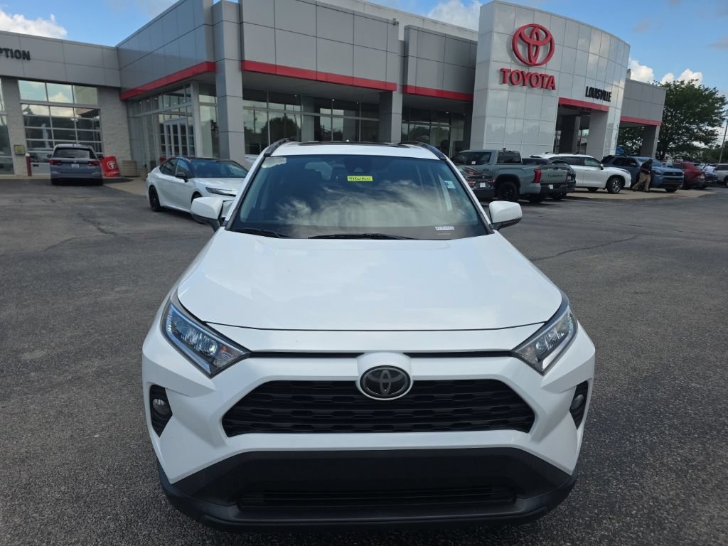 Used 2021 Toyota RAV4 XLE w/ Convenience Package FWD image 3