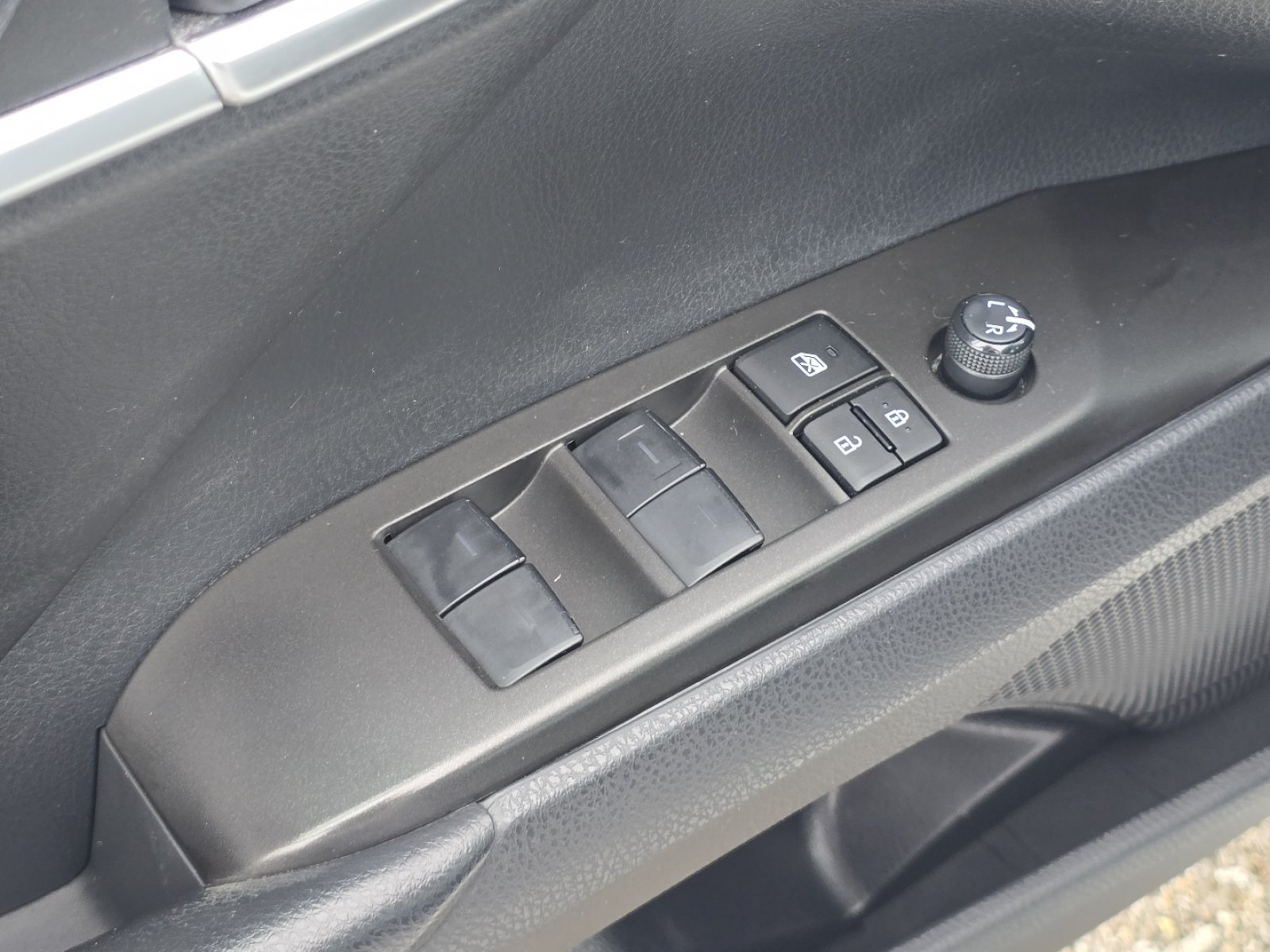 Used 2023 Toyota Camry SE FWD image 23