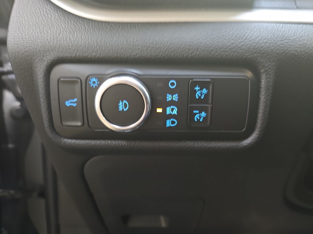 Used 2023 Ford Explorer XLT w/ Equipment Group 202A AWD/4WD image 27