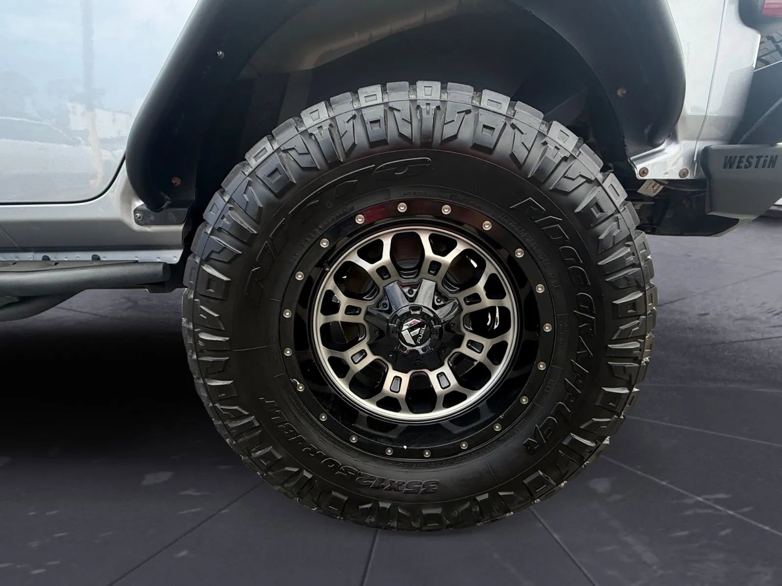 Used 2019 Jeep Wrangler Unlimited Sahara AWD/4WD image 33