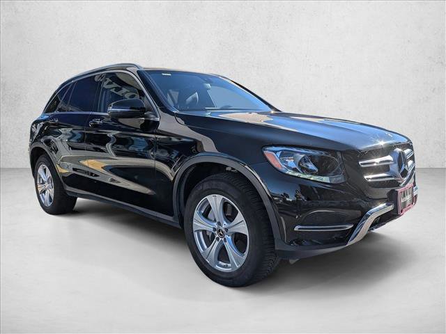 Used 2017 Mercedes-Benz GLC 300 4MATIC image 3