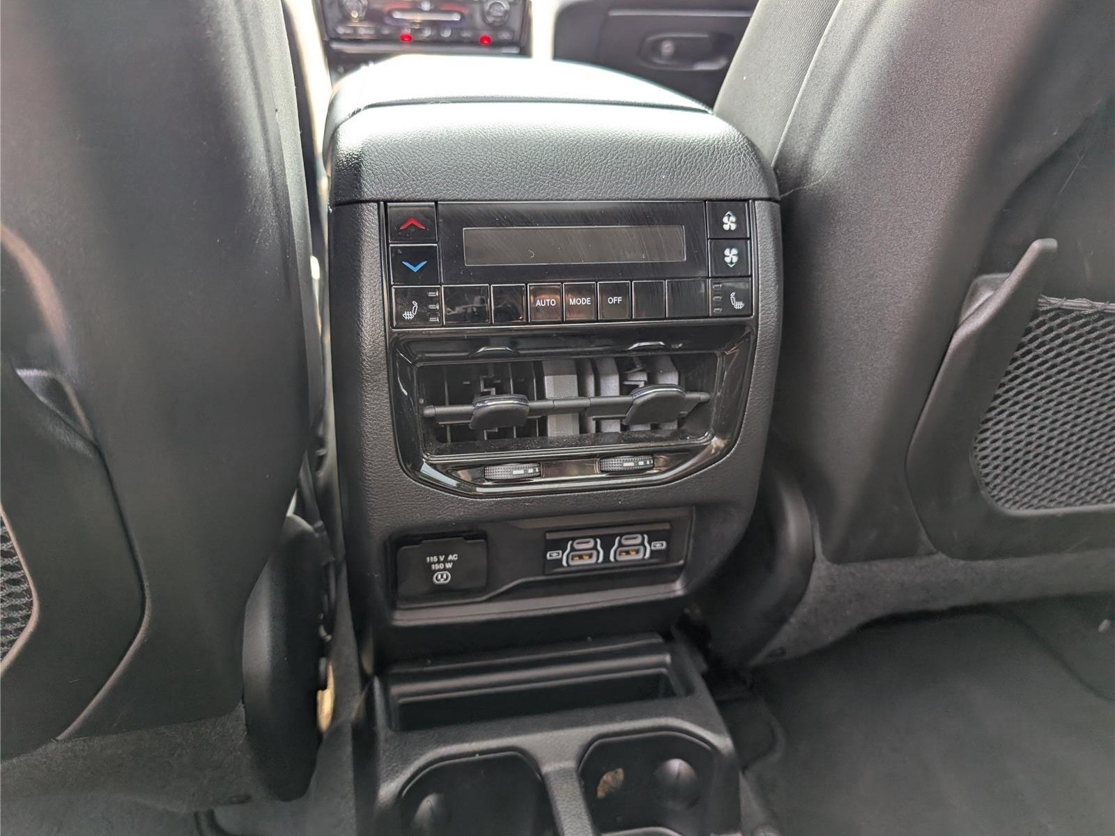 Used 2023 Jeep Grand Cherokee L Limited AWD/4WD image 20