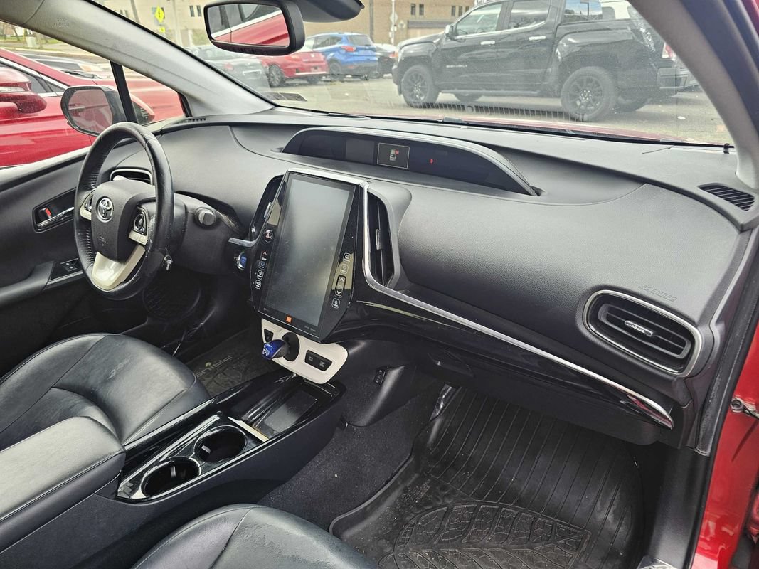 Used 2018 Toyota Prius Four w/ Advanced Technology Package FWD image 7