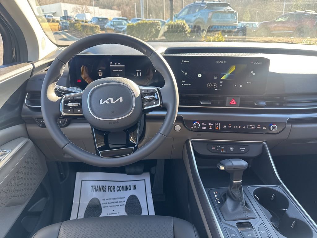 New 2026 Kia Carnival image 2