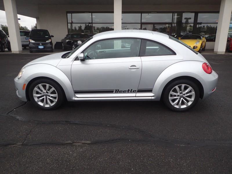 Used 2013 Volkswagen Beetle TDI FWD image 2