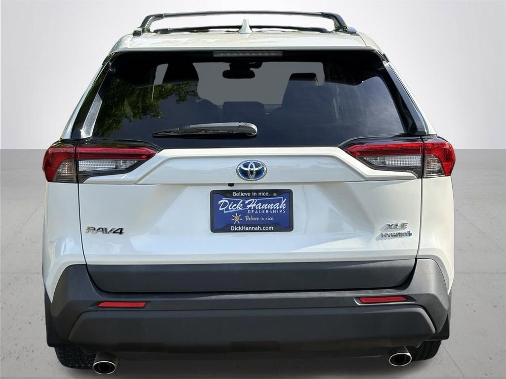 Used 2021 Toyota RAV4 XLE Premium AWD/4WD image 7
