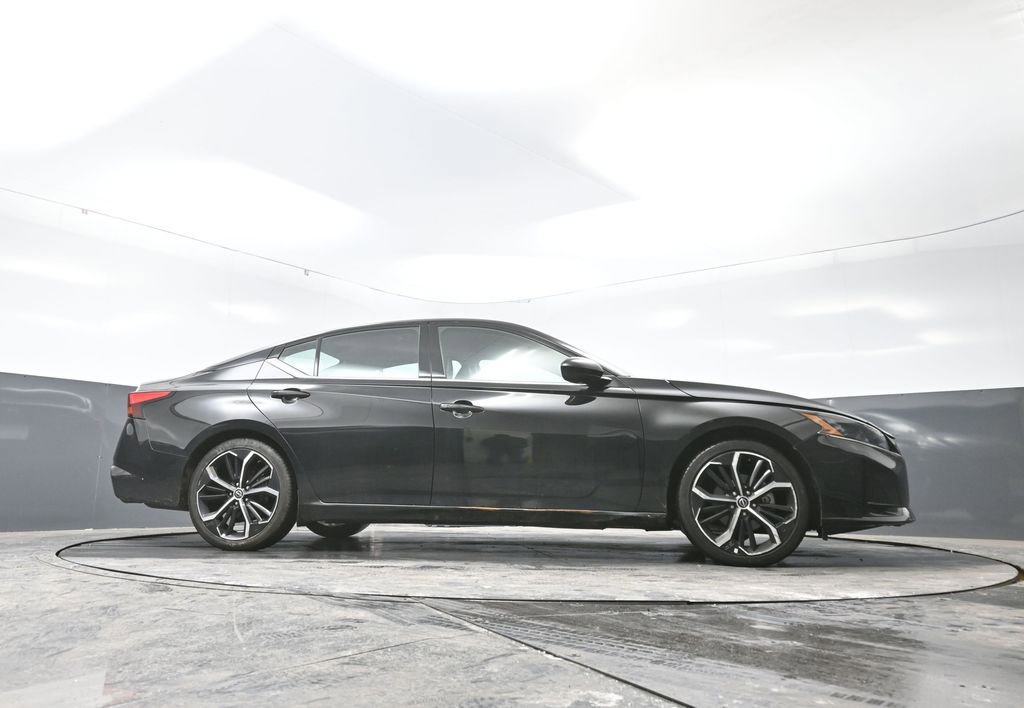 Used 2024 Nissan Altima 2.5 SR image 24