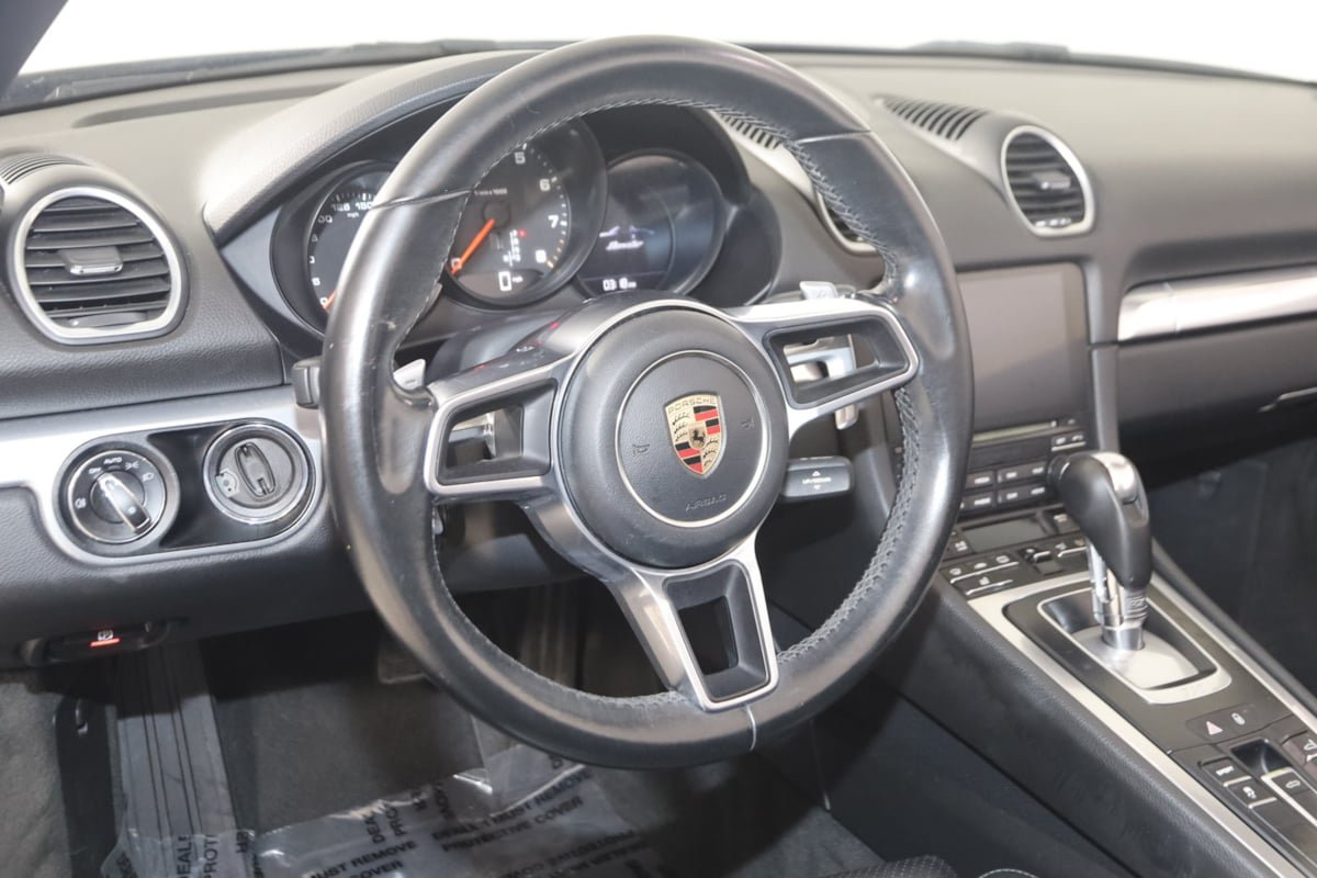 Used 2017 Porsche 718 Boxster RWD image 6