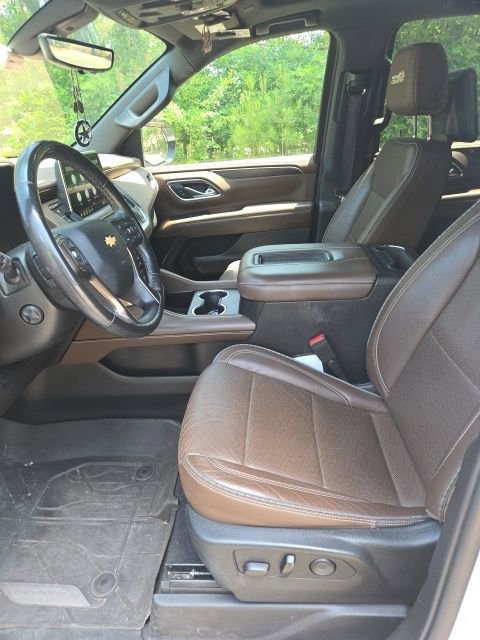 Used 2021 Chevrolet Suburban High Country w/ Premium Package AWD/4WD image 4