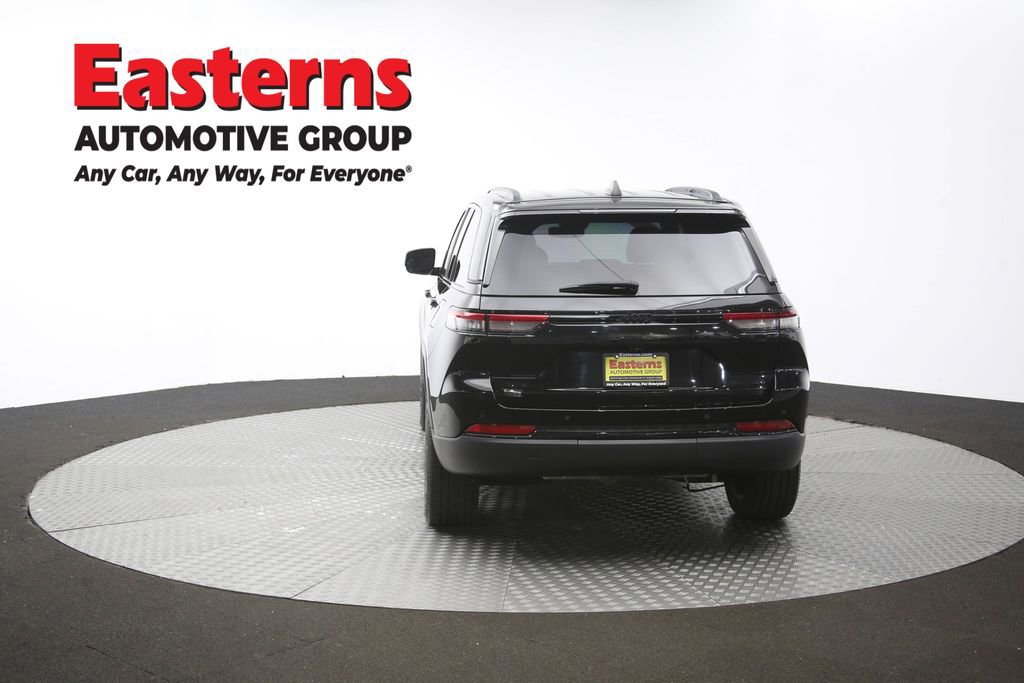 Used 2023 Jeep Grand Cherokee Limited w/ Black Appearance Package AWD/4WD image 38
