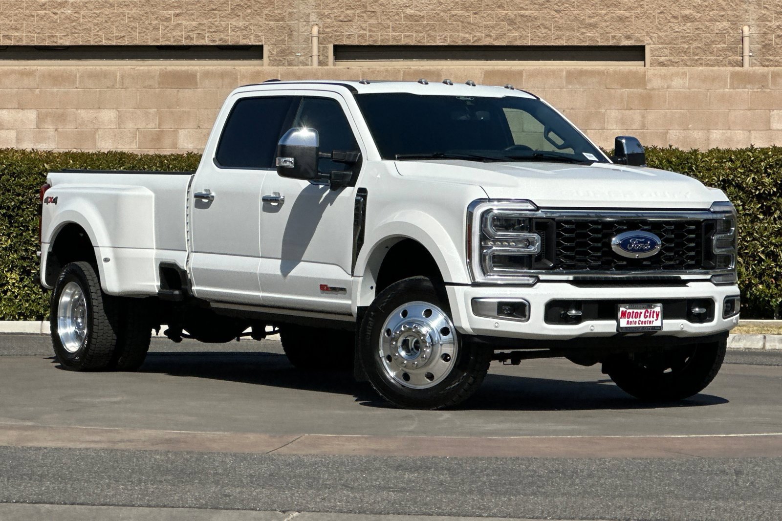 Used 2024 Ford F450 Platinum AWD/4WD image 2
