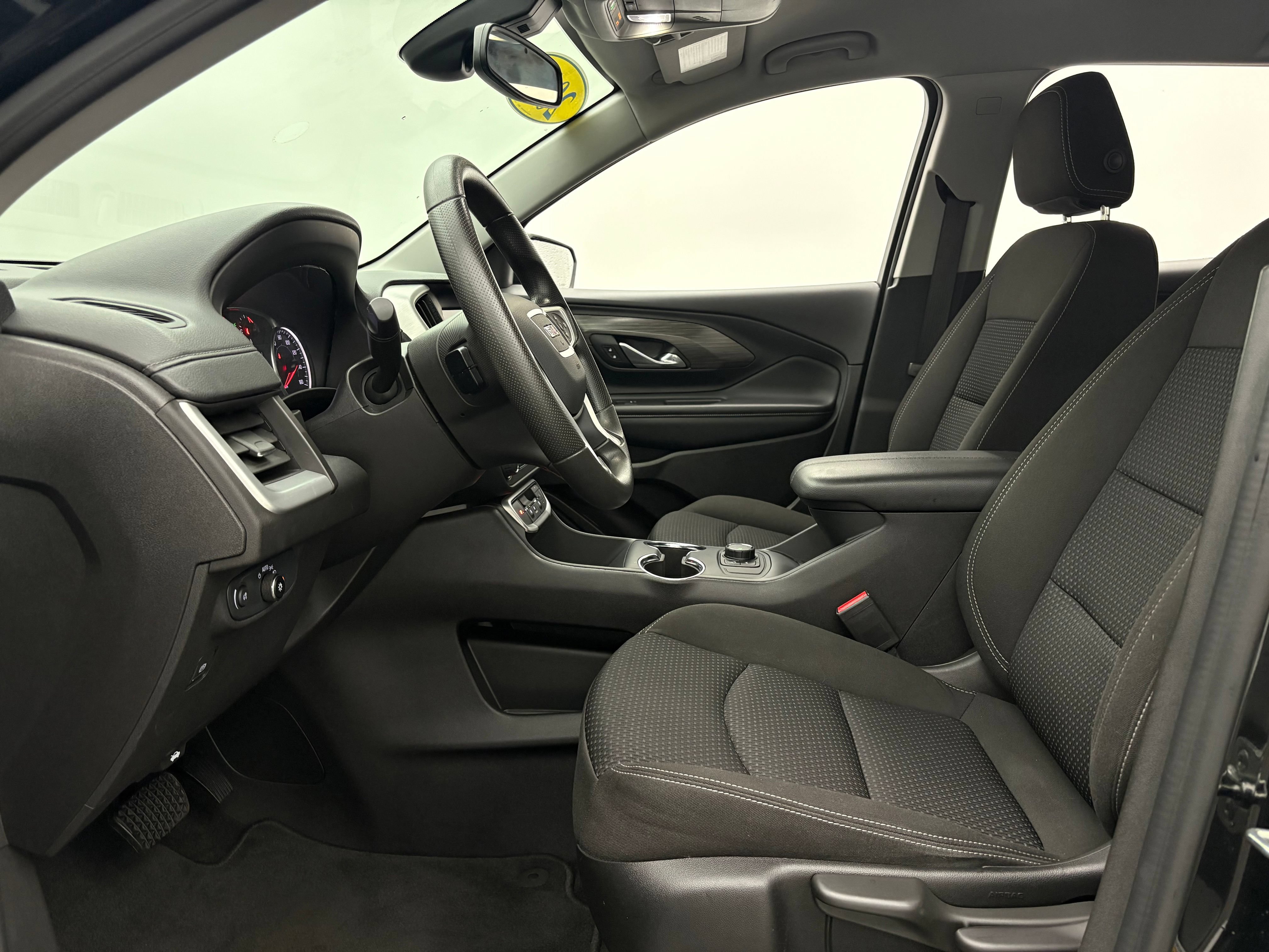 Used 2024 GMC Terrain SLE AWD/4WD image 15